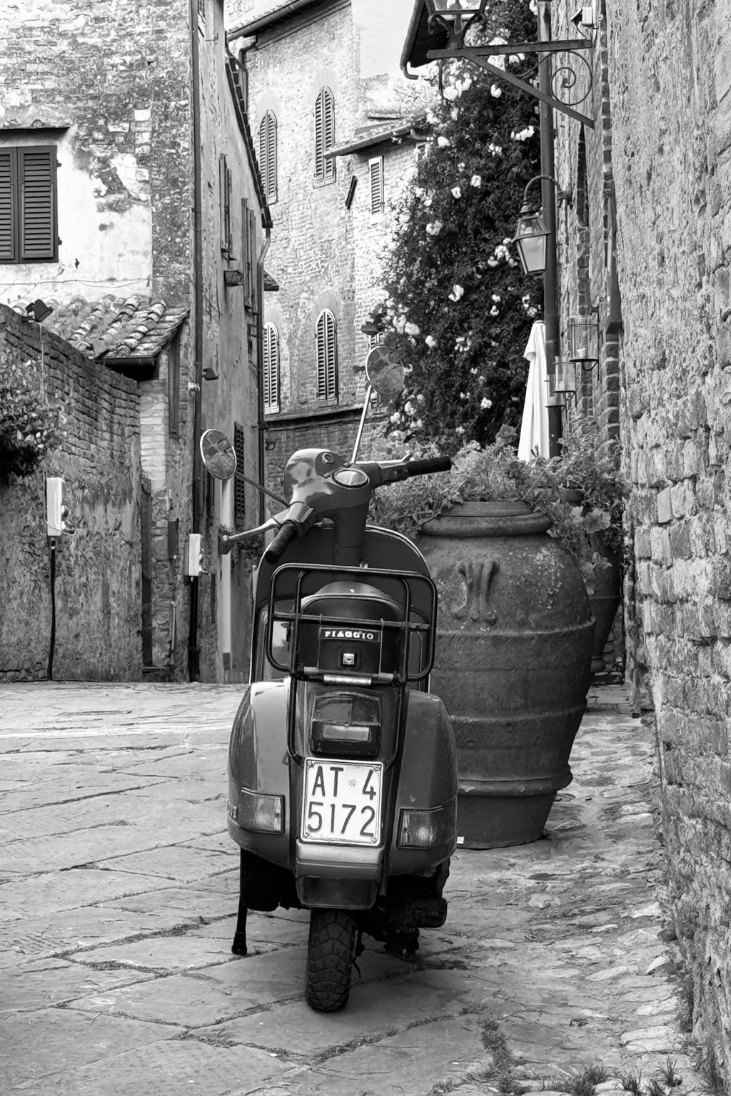 Czerwone Piaggo w Toskani